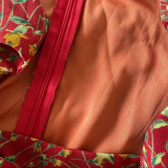 MOON Floral Dress with cut out Detail - Picture 5 of 9